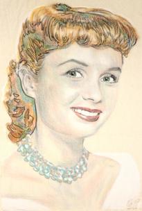 Debbie Reynolds with greeny necklace